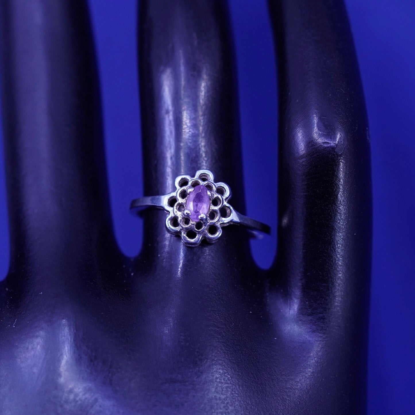 Size 7.25, vintage Sterling 925 silver handmade flower ring with amethyst
