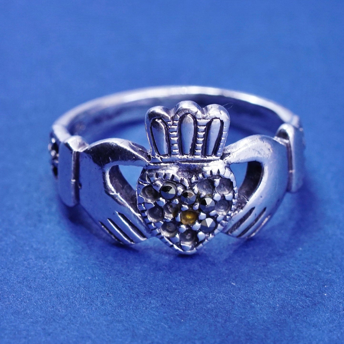 sz 5.5, irish sterling silver claddagh ring holding heart 925 band w/ Marcasite