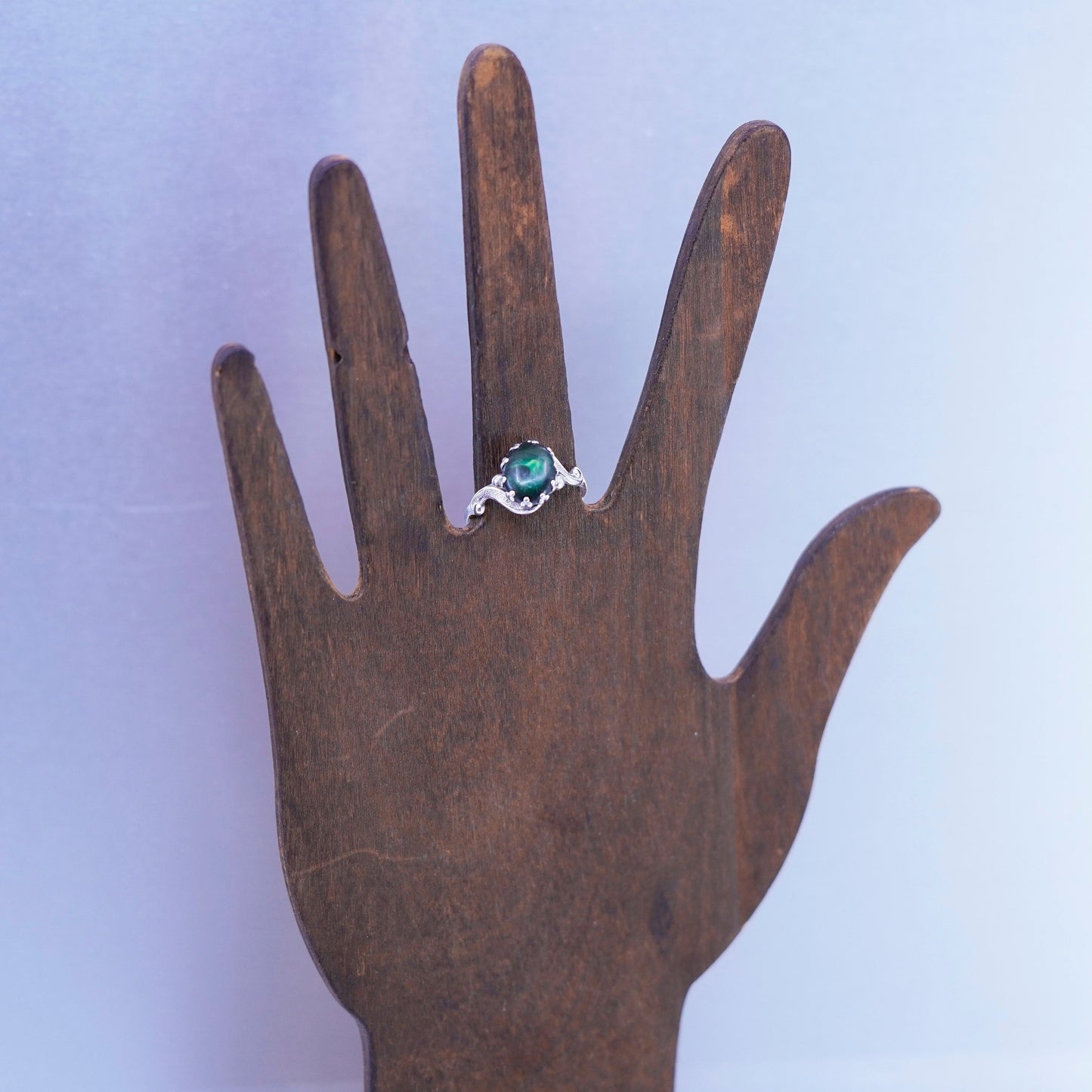 Size 9, Native American navajo Sterling 925 silver handmade ring with abalone