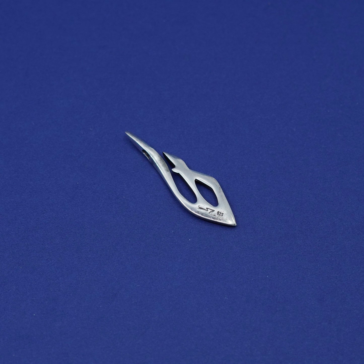 Vintage designer modern sterling silver handmade pendant with diamond
