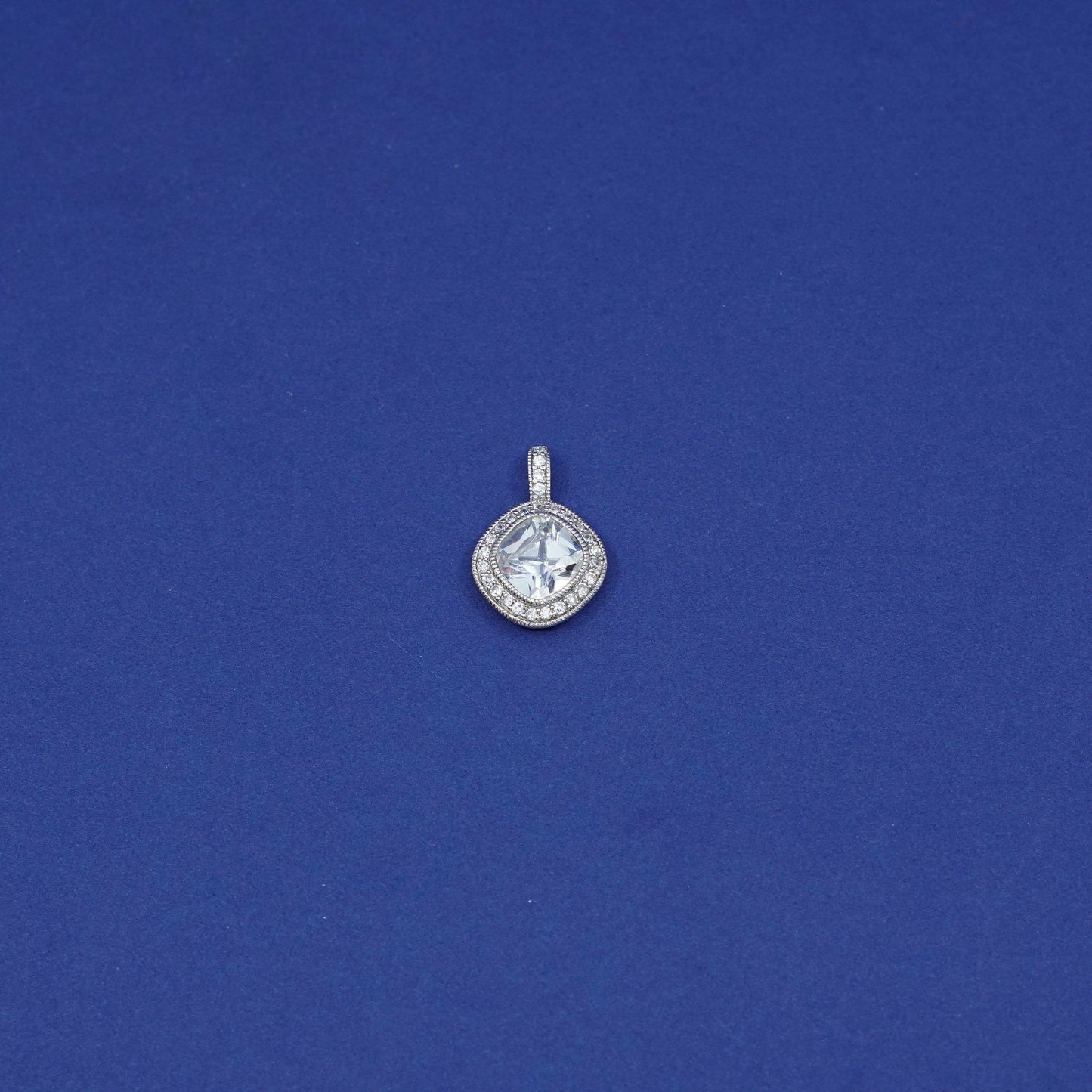 Vintage mega shiny Sterling silver pedant, 925 cluster Cz details