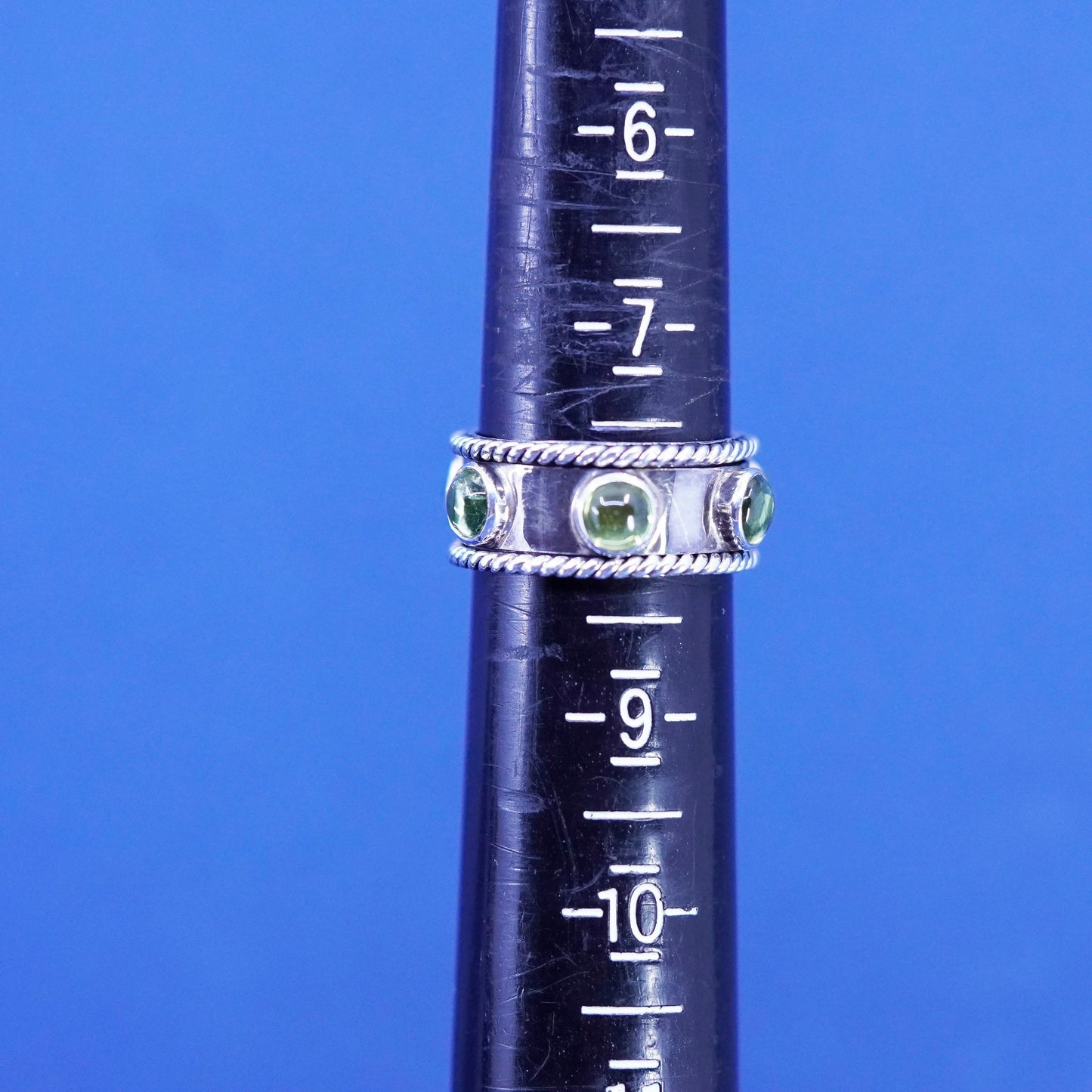 Size 7.5, vintage GeoArt sterling silver handmade band 925 spinner ring peridot