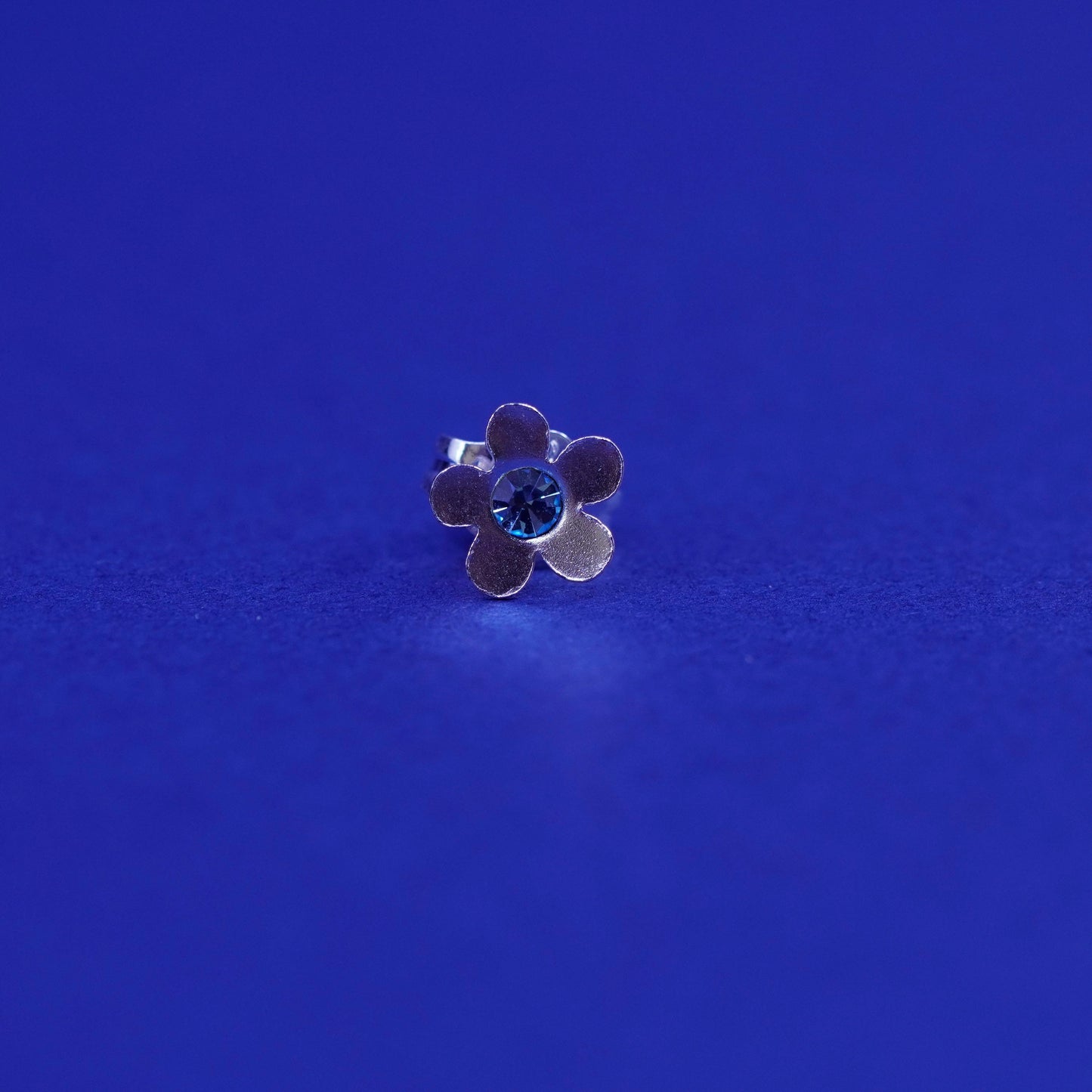 5mm, Vintage sterling silver handmade earrings, 925 flower studs with blue cz