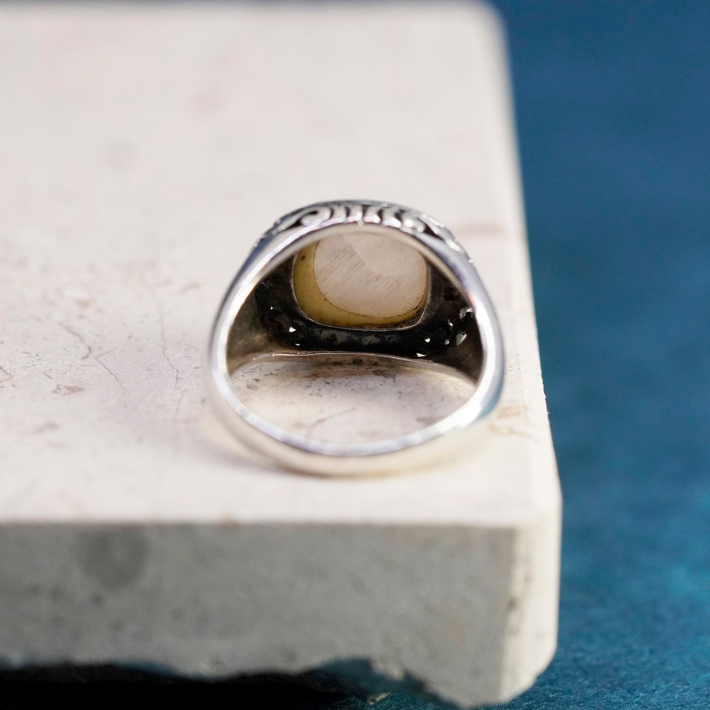 Size 7.5, vintage sterling 925 silver handmade ring with mother of pearl