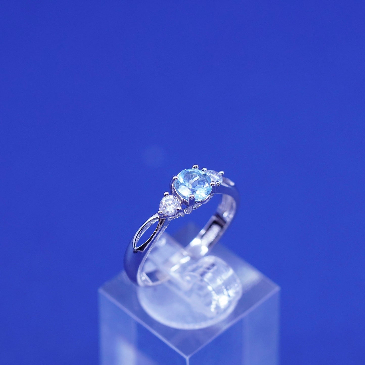 Size 8, vintage sterling 925 silver handmade ring with blue topaz