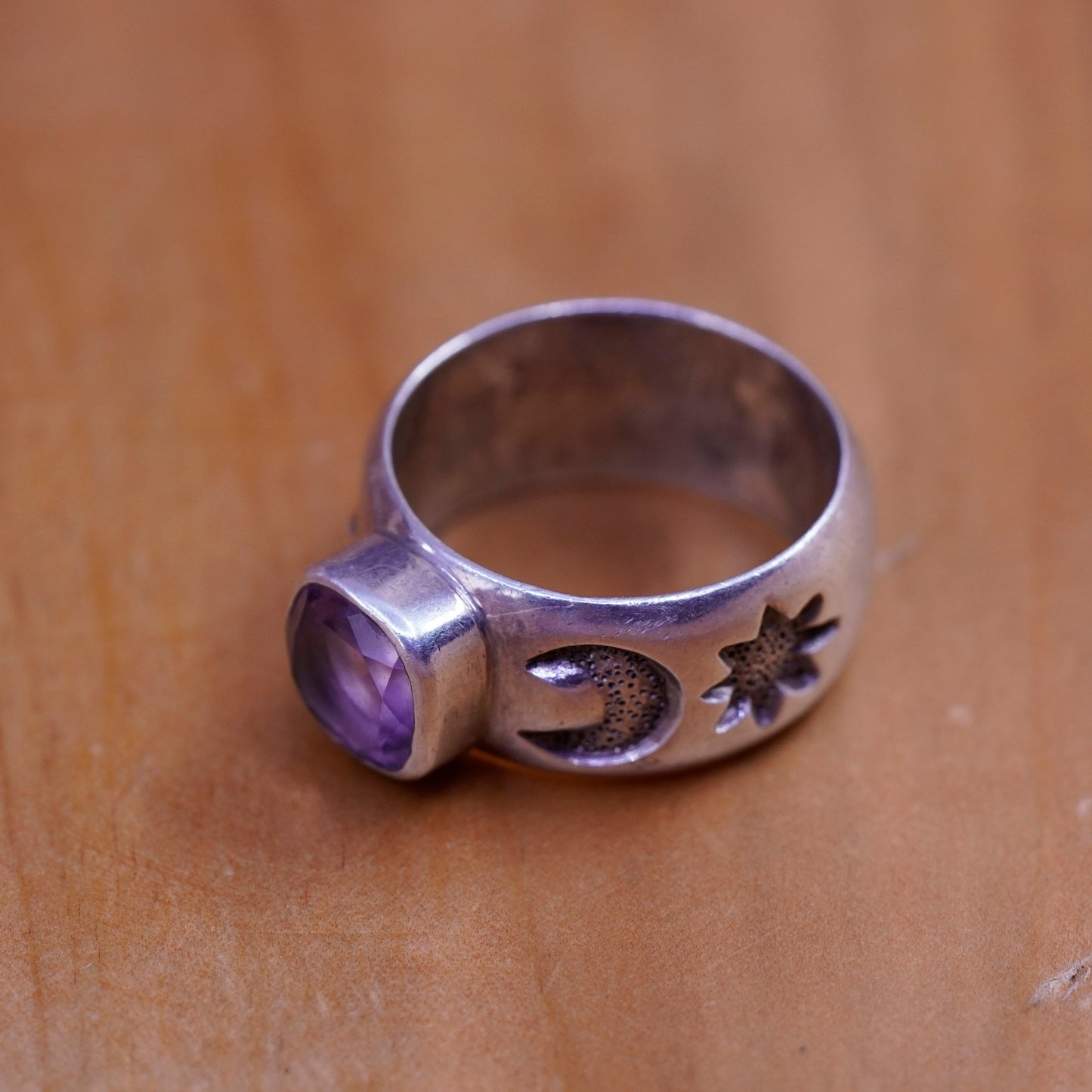Size 6.25, Sterling silver statement ring, 925 band w/ oval amethyst moon star