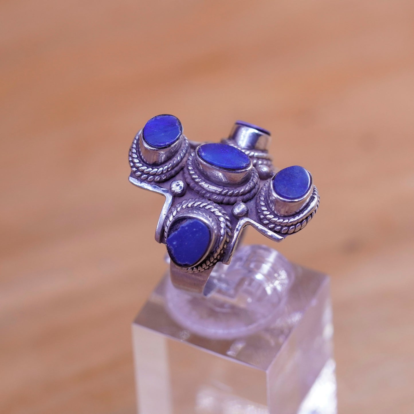 Size 7.25, vintage Sterling 925 silver handmade ring with sodalite cable around