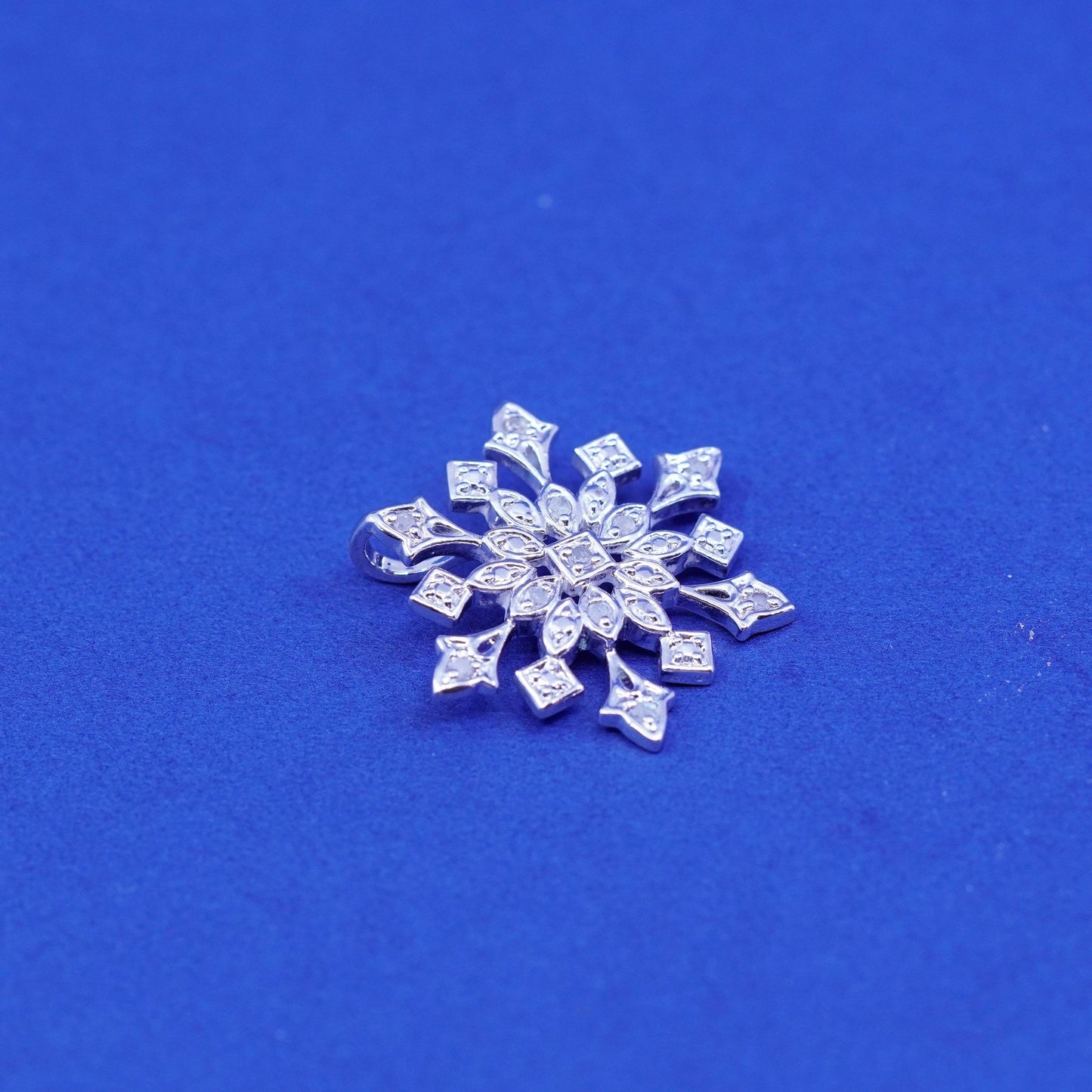 Vintage Sterling 925 silver snowflake pendant with genuine diamond