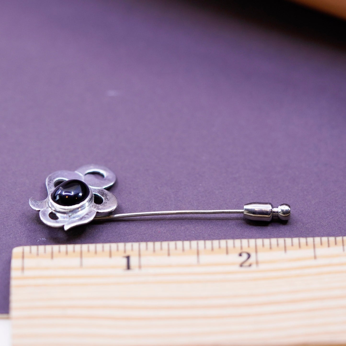 Vintage handmade sterling 925 silver swirly pin with onyx, antique