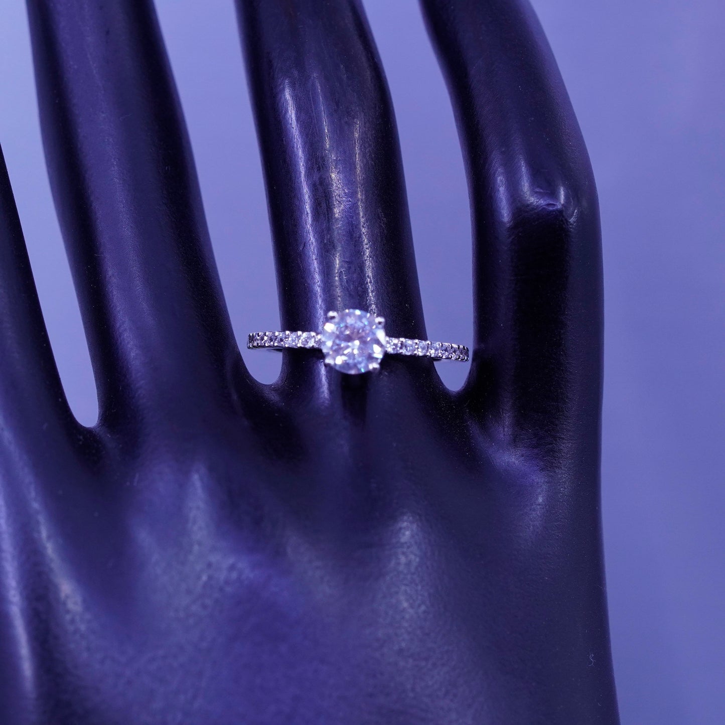 Size 7.5, vintage Sterling 925 silver handmade band ring with cluster Cz