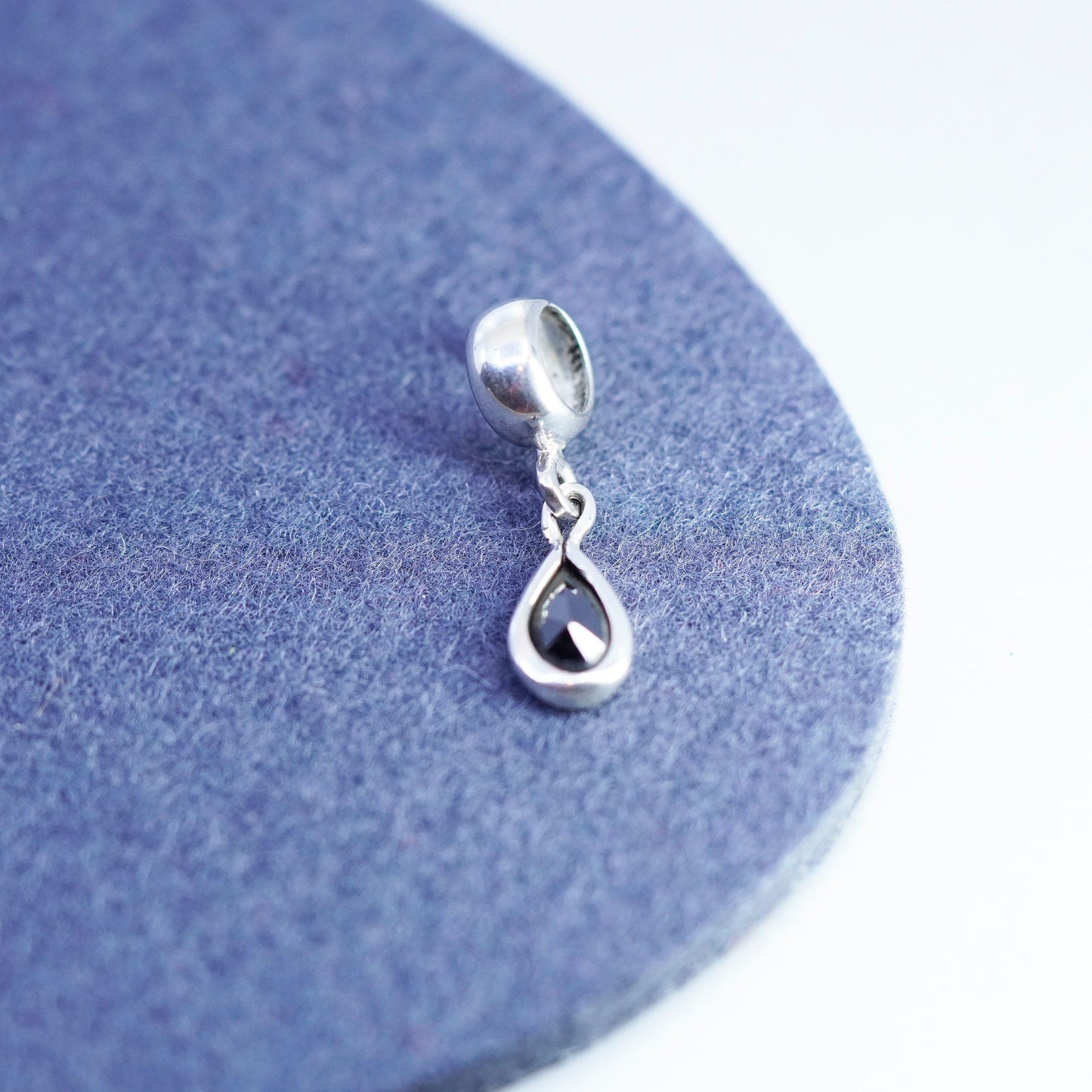 Vintage sterling 925 silver pendant with teardrop hematite