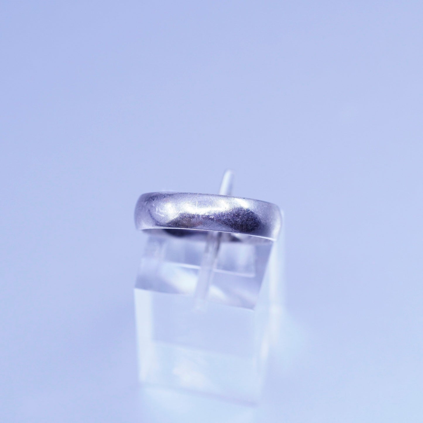 Size 7.25, vintage southwestern Sterling 925 silver wedding ring, band