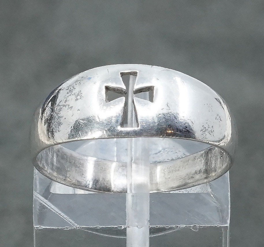 Size 6.25, vtg Sterling silver handmade ring, 925 band w/ cross