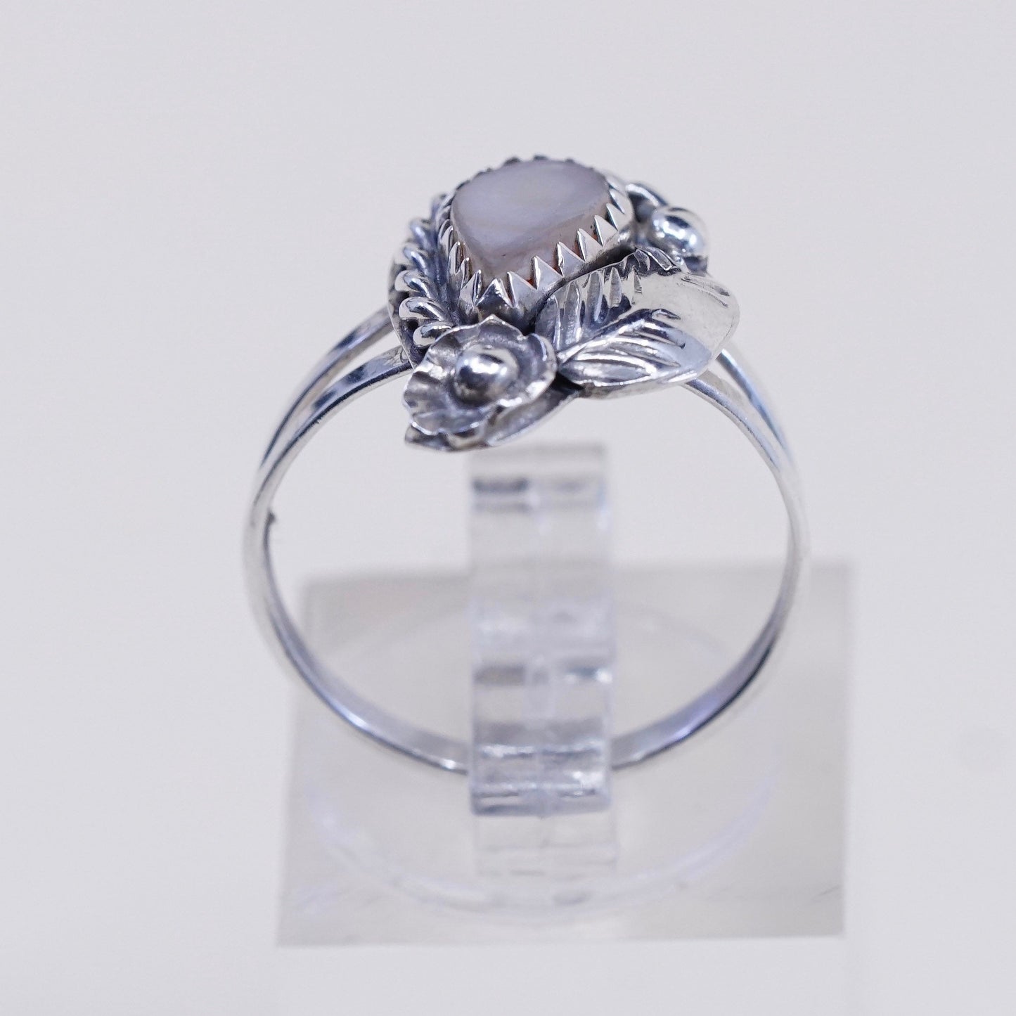 Size 6.25, Vintage sterling silver handmade ring, 925 with mother of pearl