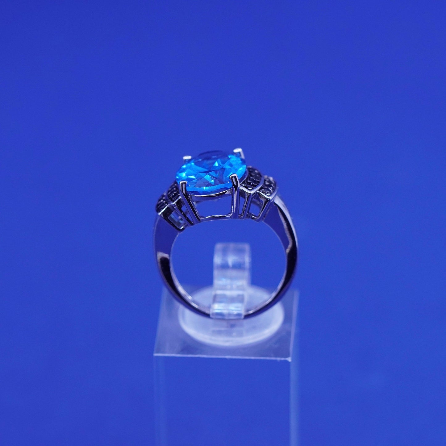 Size 6, vintage Sterling 925 silver handmade ring with topaz and sapphire