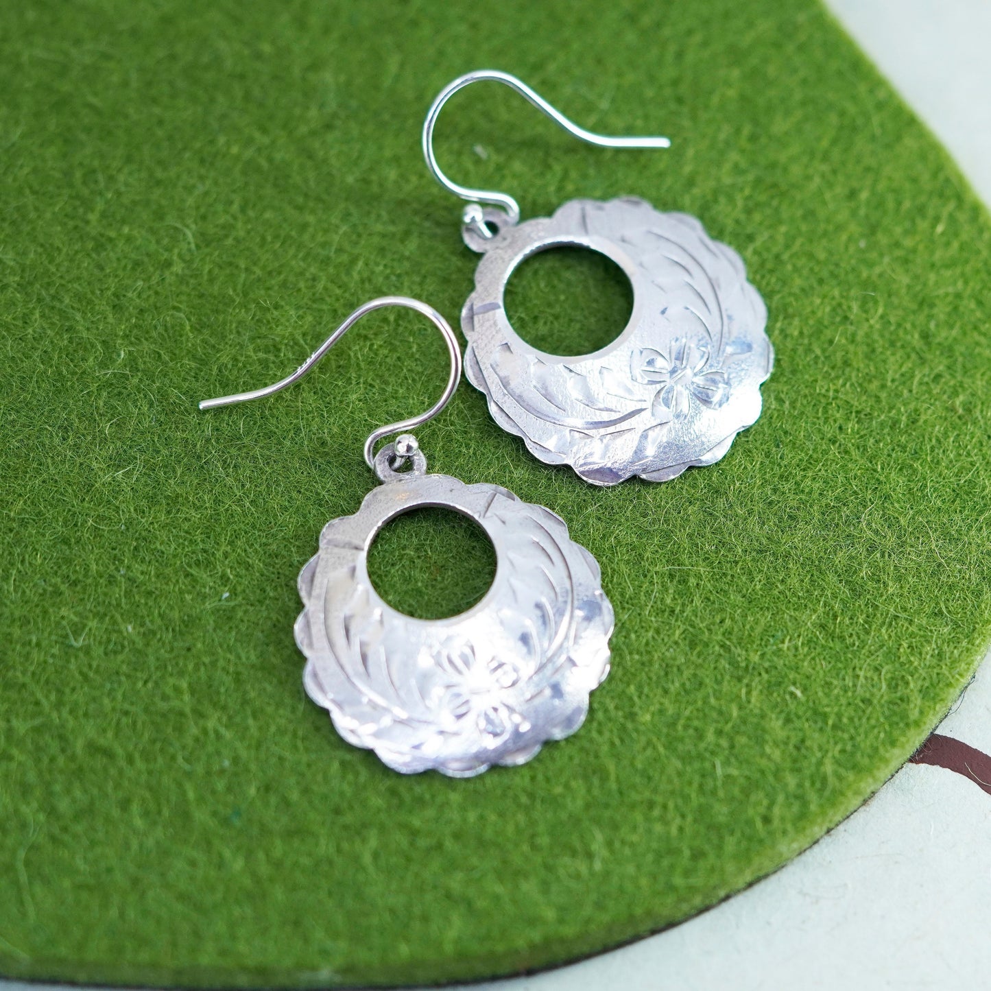 hecho en Sterling silver handmade earrings, Mexico 925 textured circle dangles