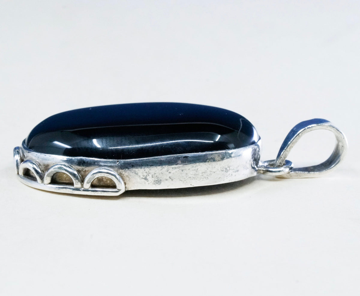 vintage handmade sterling silver pendant, Mexico 925 with oval black onyx