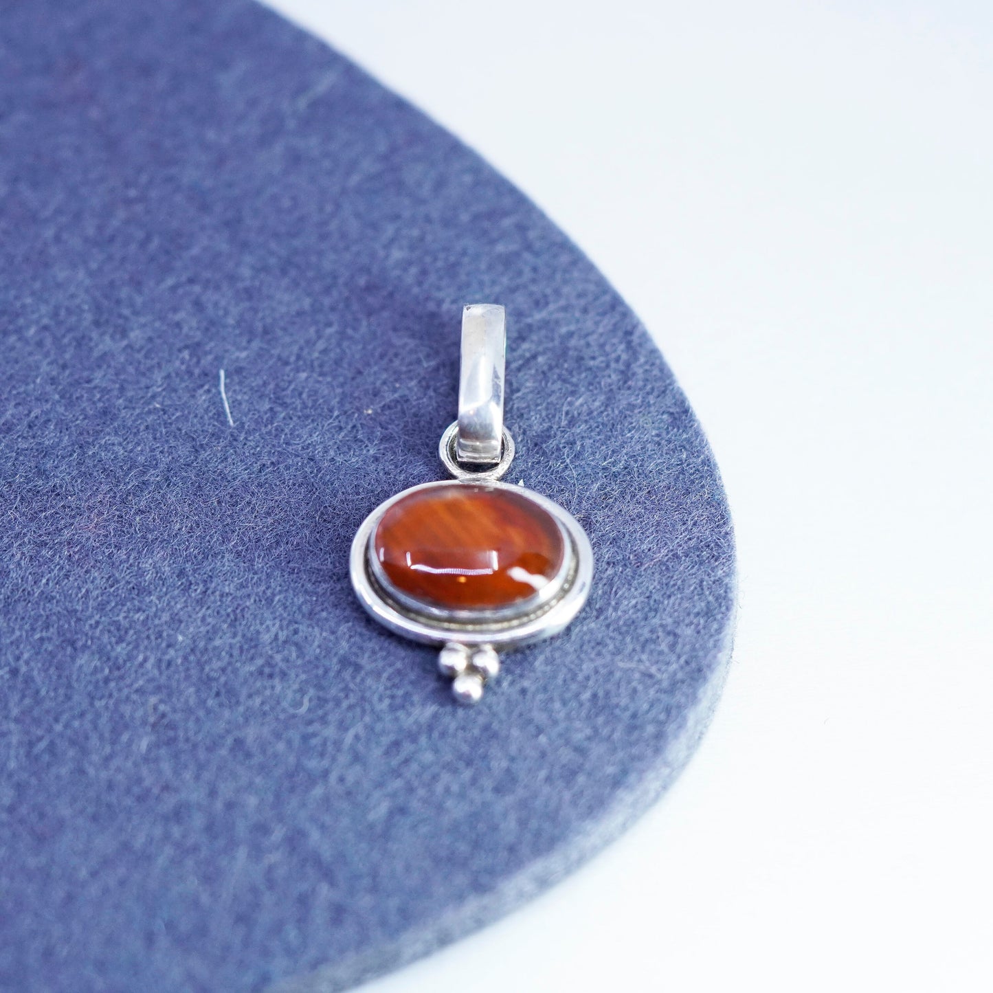 Vintage sterling 925 silver diamond shaped pendant with carnelian