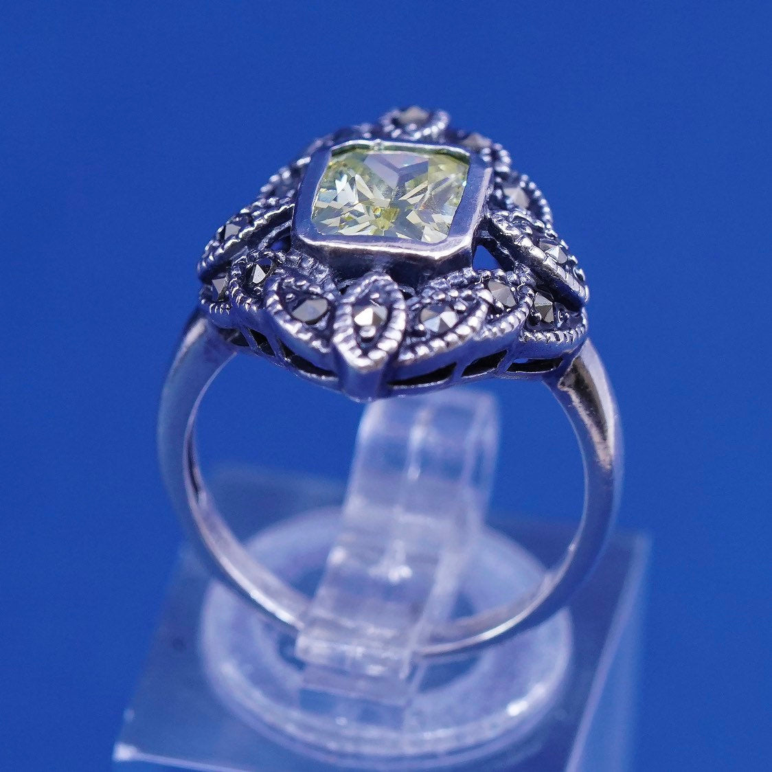sz 6.25, vtg Sterling silver handmade ring, 925 band w/ peridot N marcasite