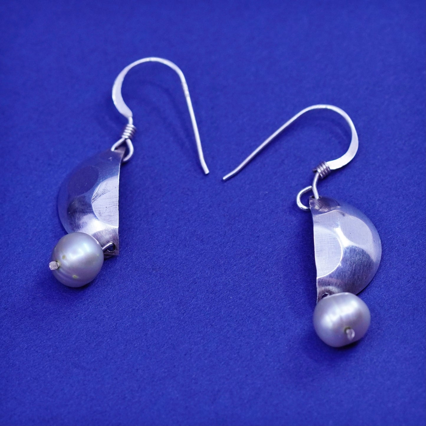 Vintage Sterling 925 silver handmade hammered earrings with pearl