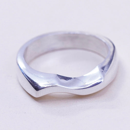 Size 9, vintage sterling 925 silver handmade ring, wavy band