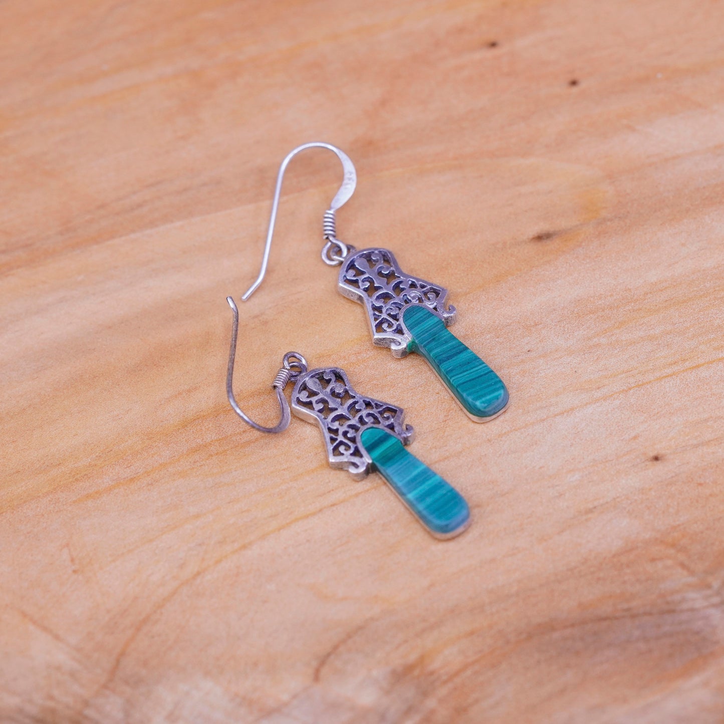 Vintage Sterling 925 silver handmade filigree earrings with oval malachite