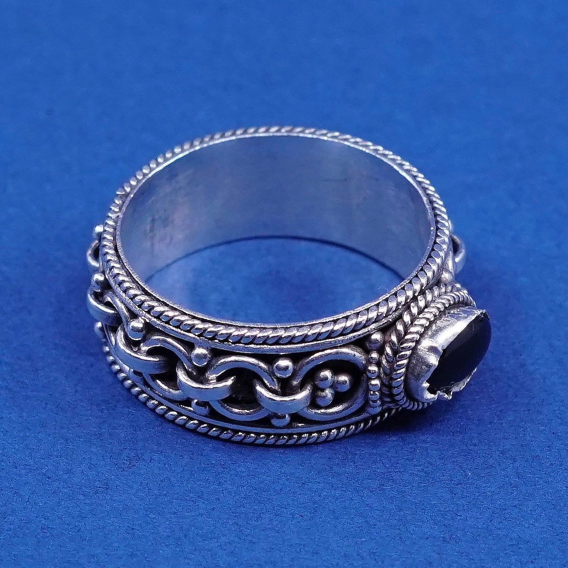 Size 8.5, Sterling silver handmade ring, 925 band w/ chain texture N blue stone