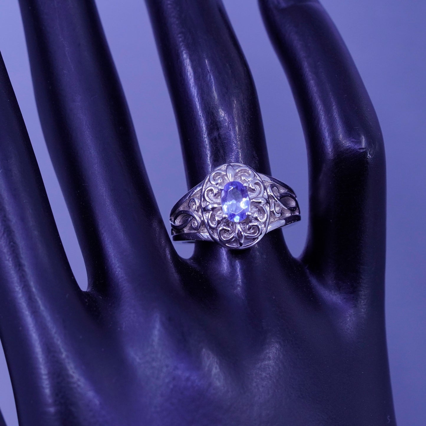 Size 7, vintage Sterling 925 silver handmade filigree ring with amethyst