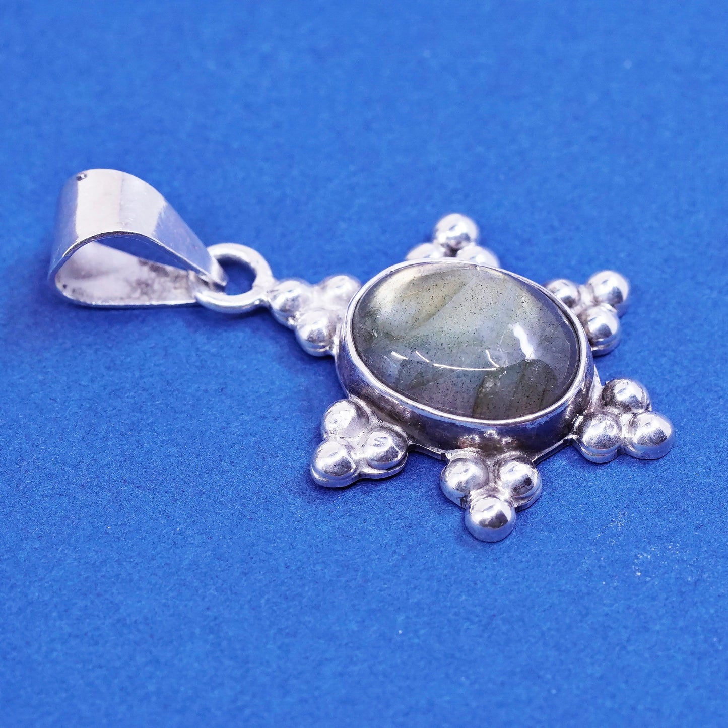 vtg mexico Sterling silver handmade pendant, 925 oval labradorite and beads