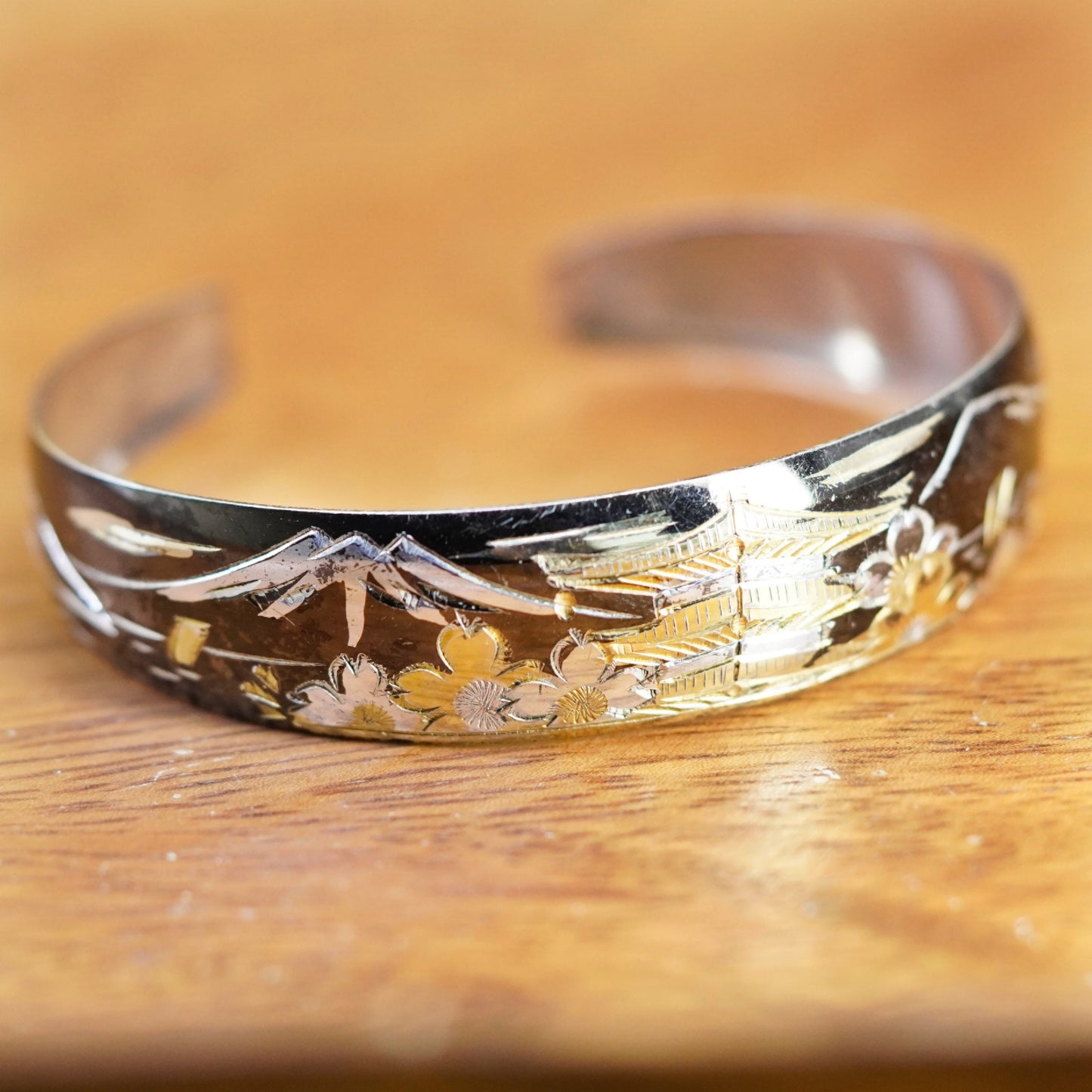 7”, Vintage Japan Niello Sterling 925 silver bracelet, drama scene cuff