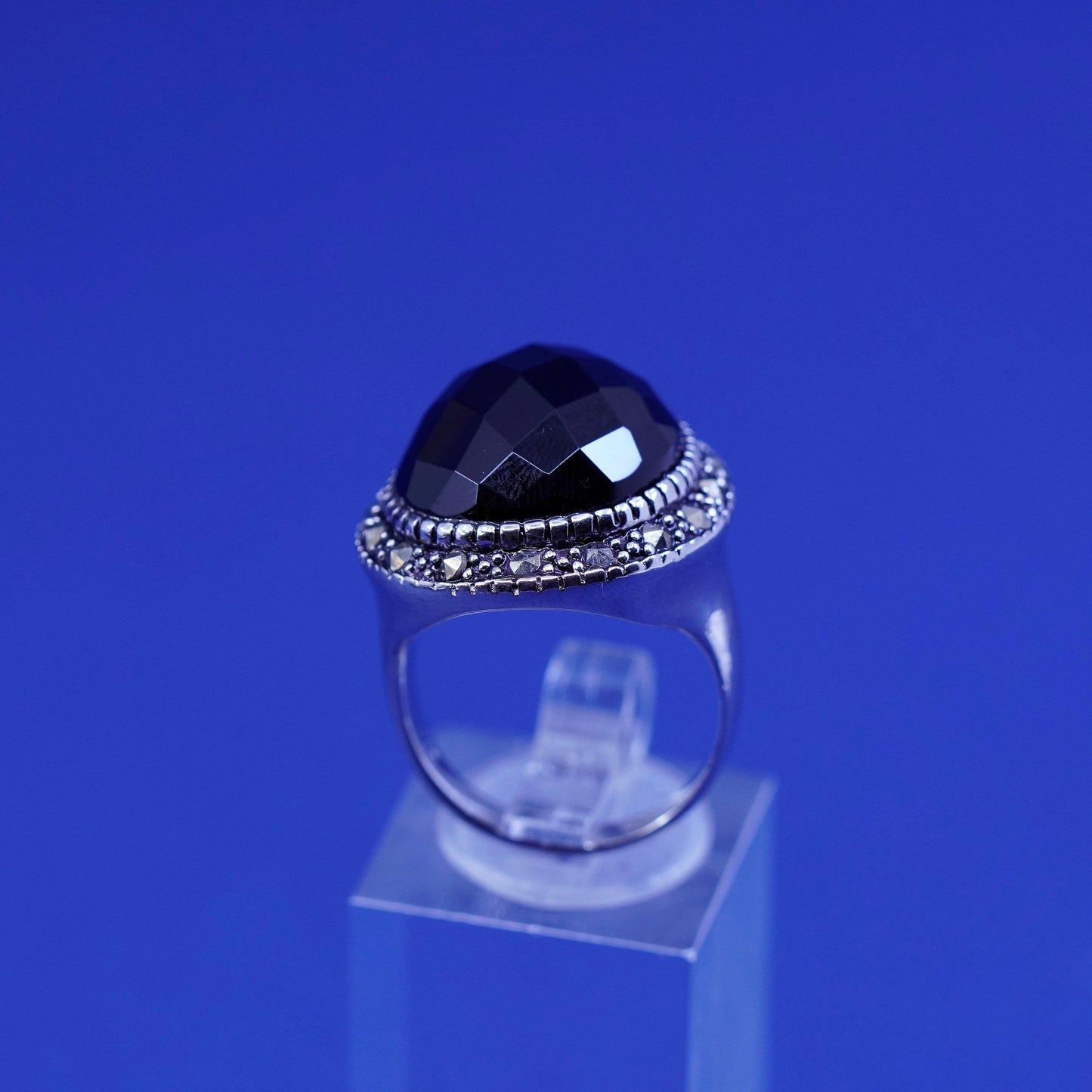 Size 7.5, vtg Sterling 925 silver handmade ring with oval obsidian N marcasite