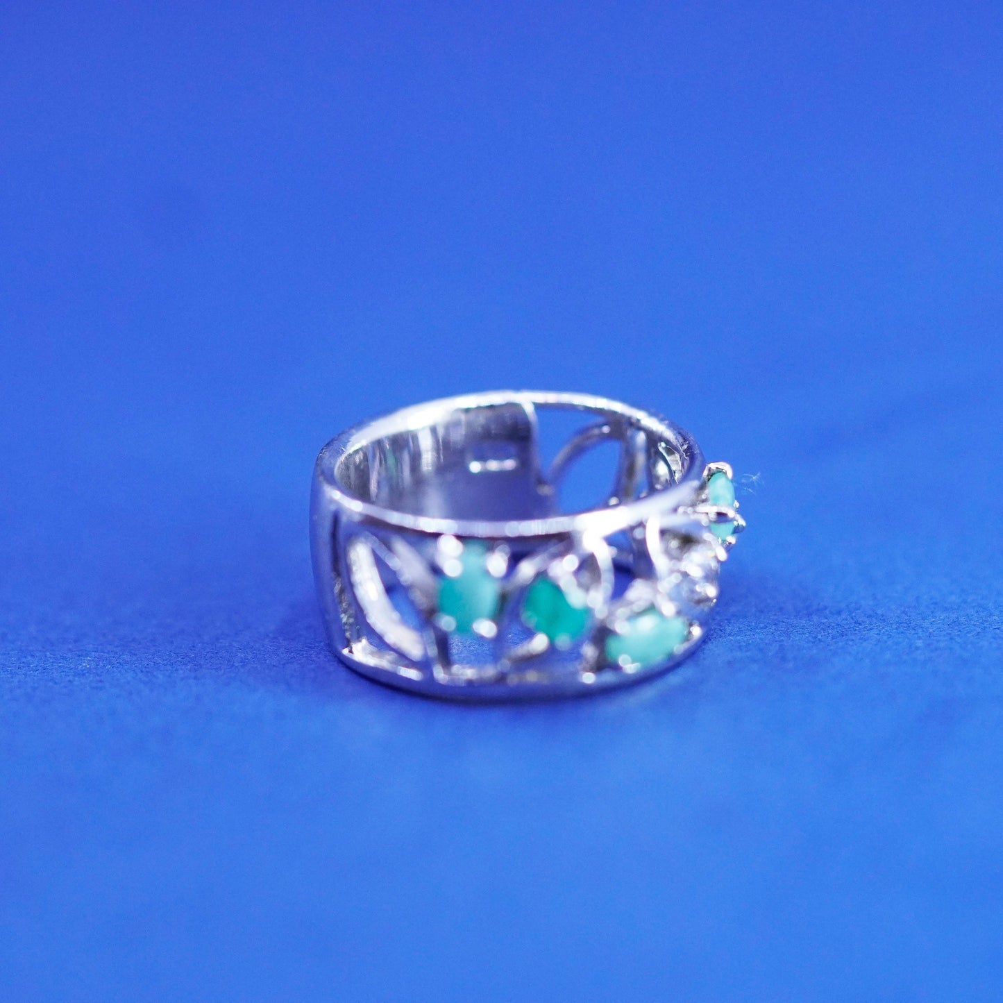 Size 9, vintage Sterling silver ring, wide 925 band with emerald and cz