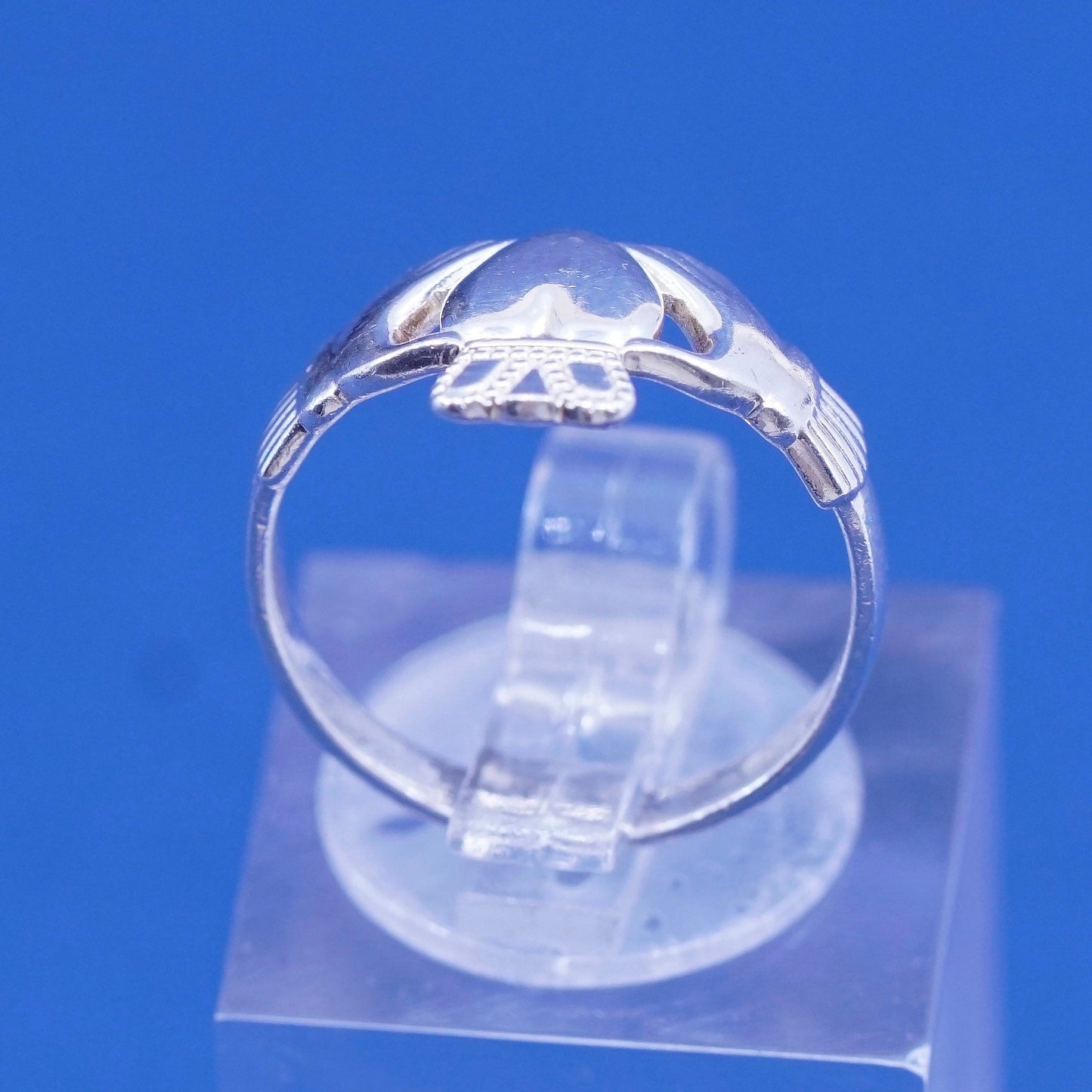 sz 5.75, vtg Solvar sterling silver claddagh ring, holding heart 925 band