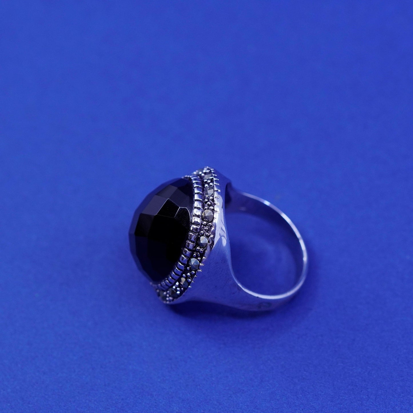 Size 7.5, vtg Sterling 925 silver handmade ring with oval obsidian N marcasite