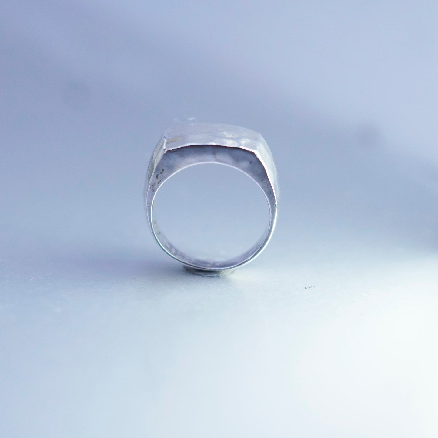 Size 8, vintage Italy Sterling 925 silver ring, hammered band