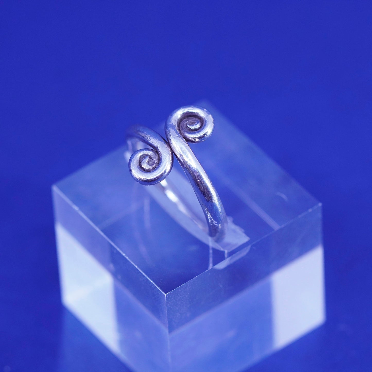 Size 6.5, vintage Sterling silver handmade ring, 925 wide swirly band