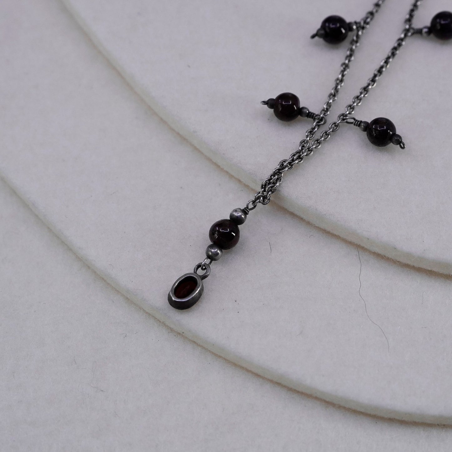 17”, vintage Sterling 925 silver handmade circle necklace with garnet beads