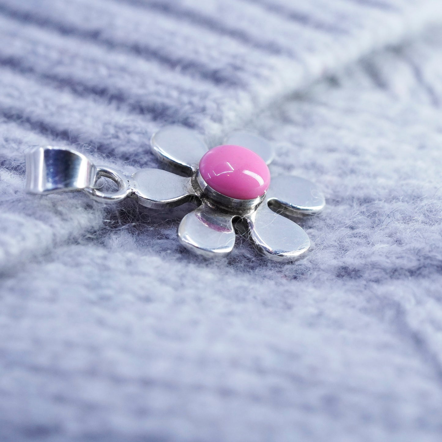 Vintage sterling 925 silver flower pendant with pink stone