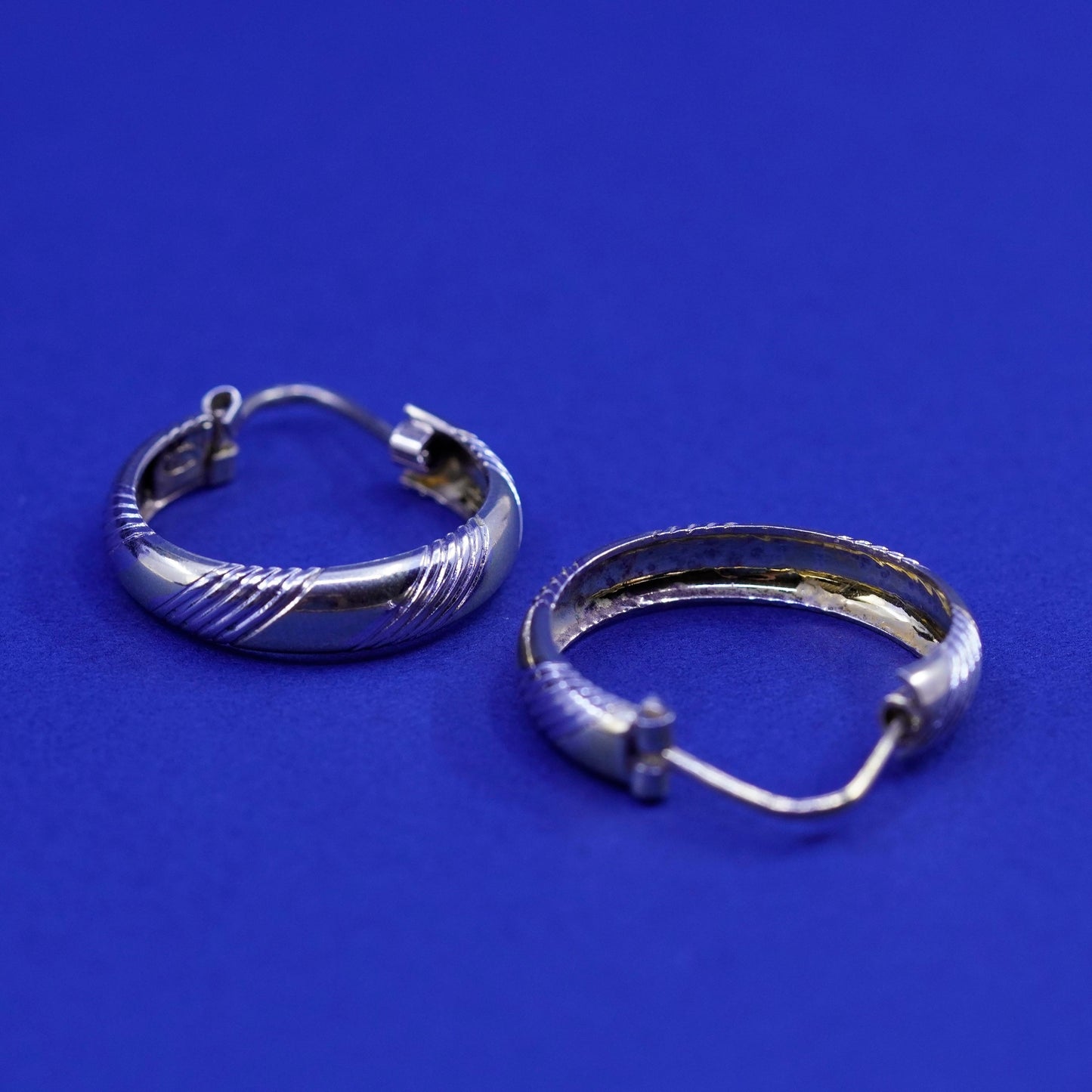 1”, Italy vermeil gold over Sterling 925 silver textured hoop earrings, huggie