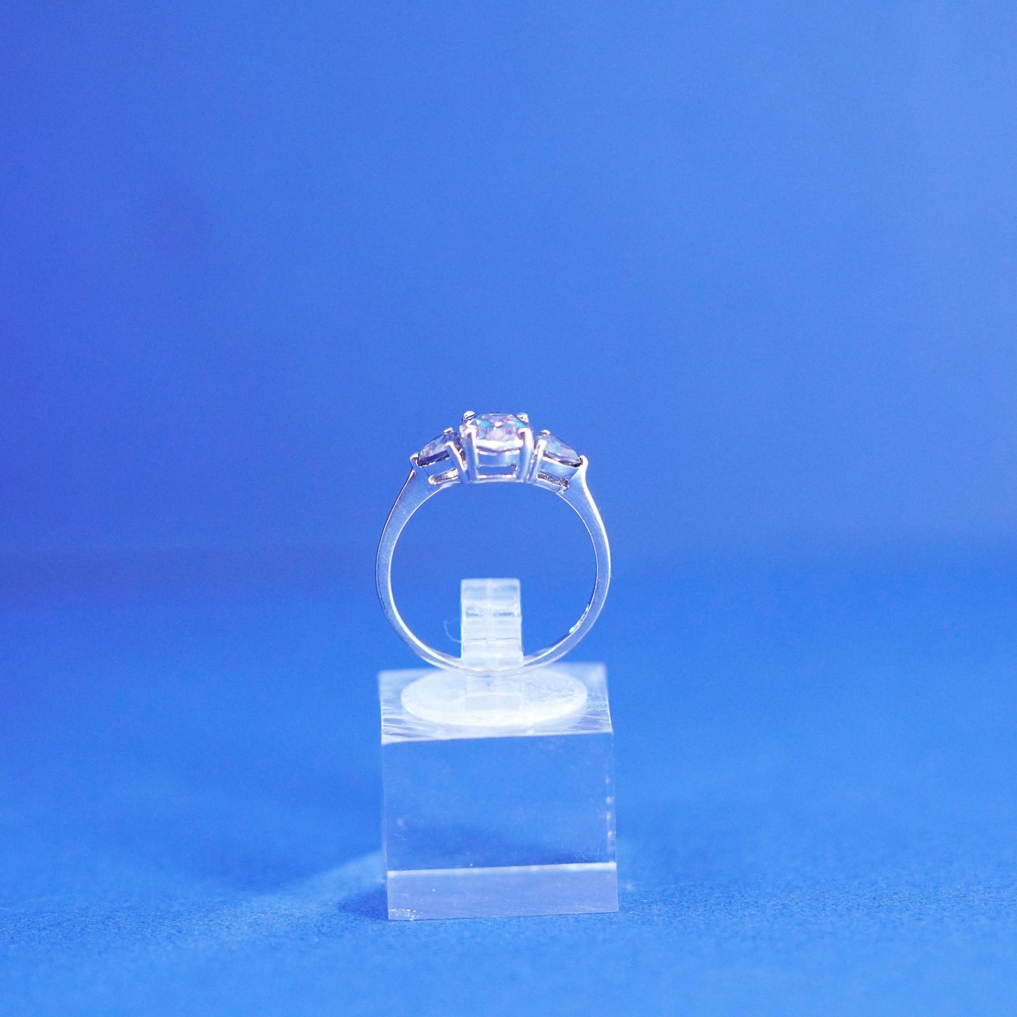 Size 6, vintage Sterling 925 silver ring with rainbow topaz