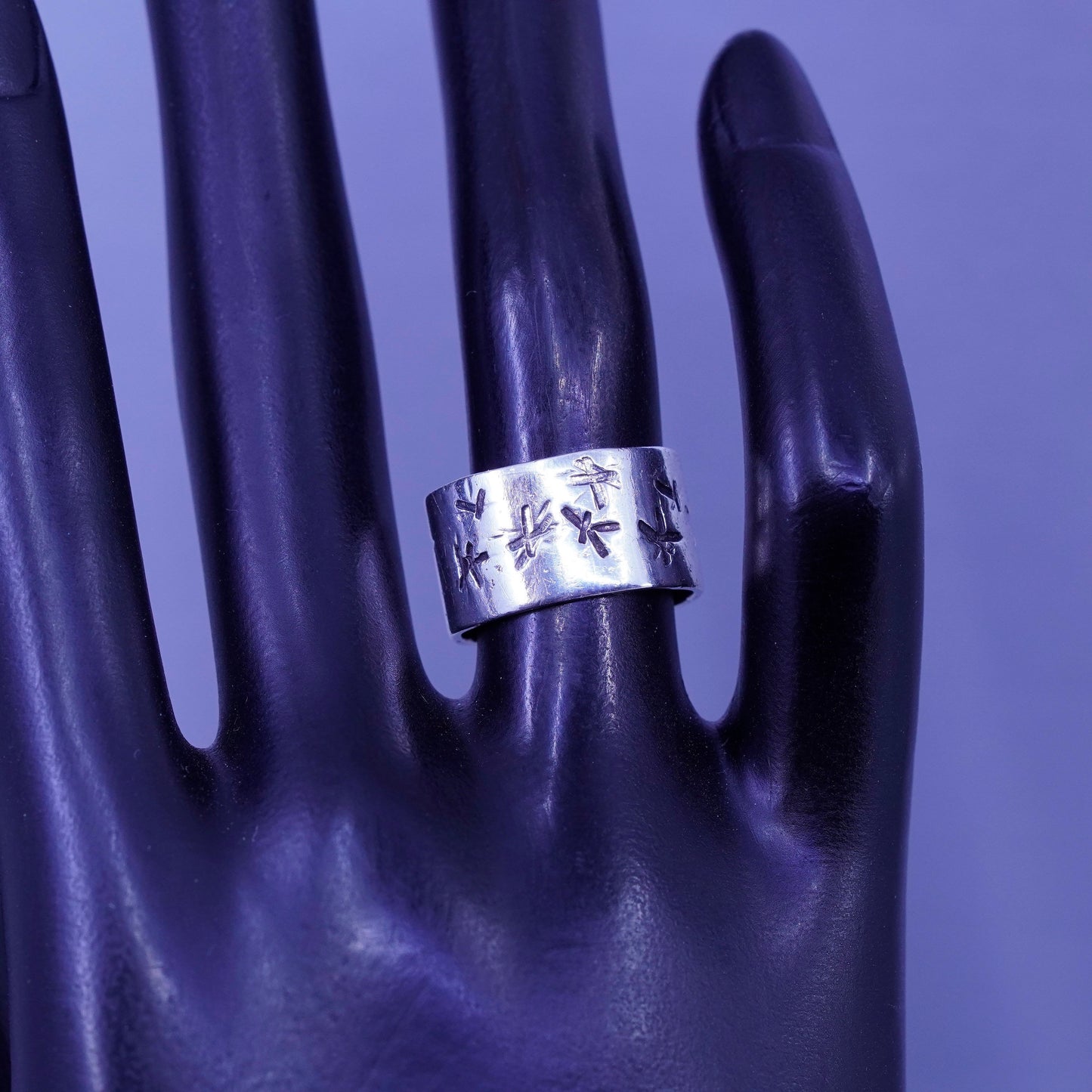 Size 5.5, vintage southwestern Sterling 925 silver wedding ring, band