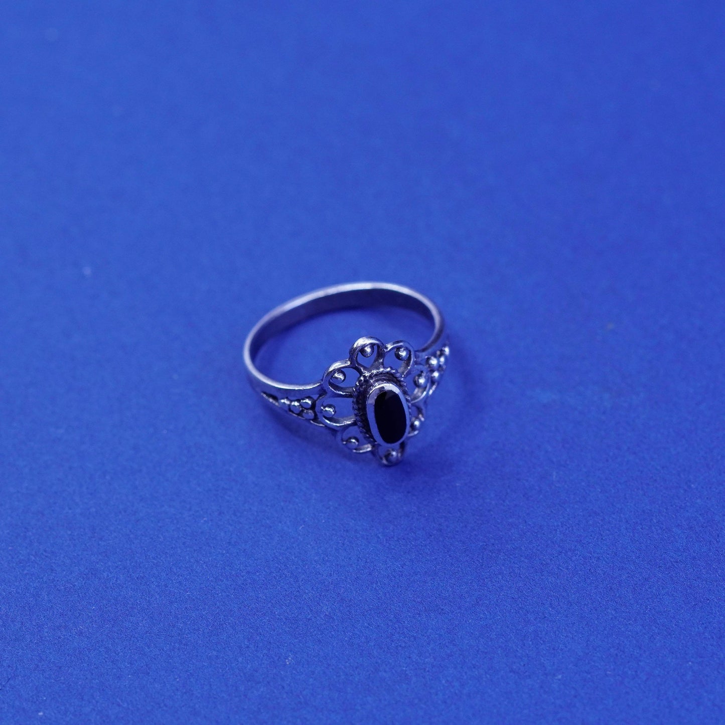 Size 7.5, vintage Sterling 925 silver handmade ring with obsidian and beads