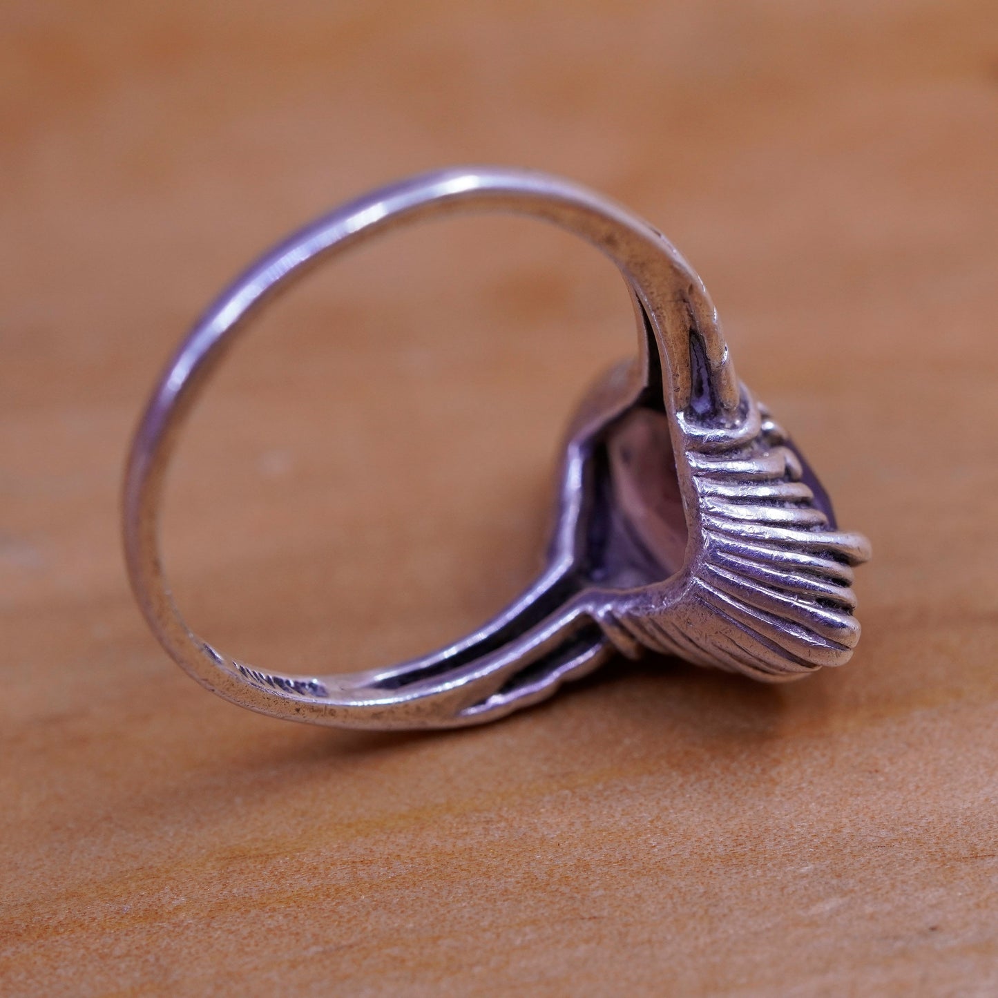 Size 8.5, vtg kabana Sterling Silver Handmade ring, 925 ribbed band amethyst