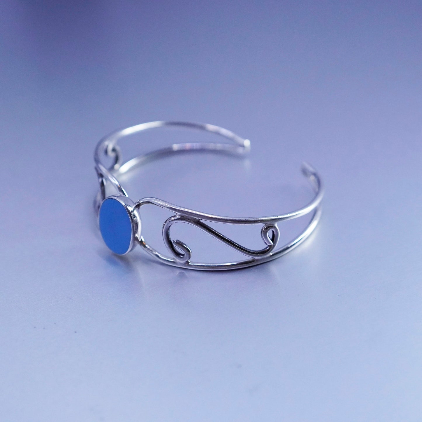 6.25”, Vintage Sterling 925 silver handmade bracelet, twisted cuff w/ turquoise