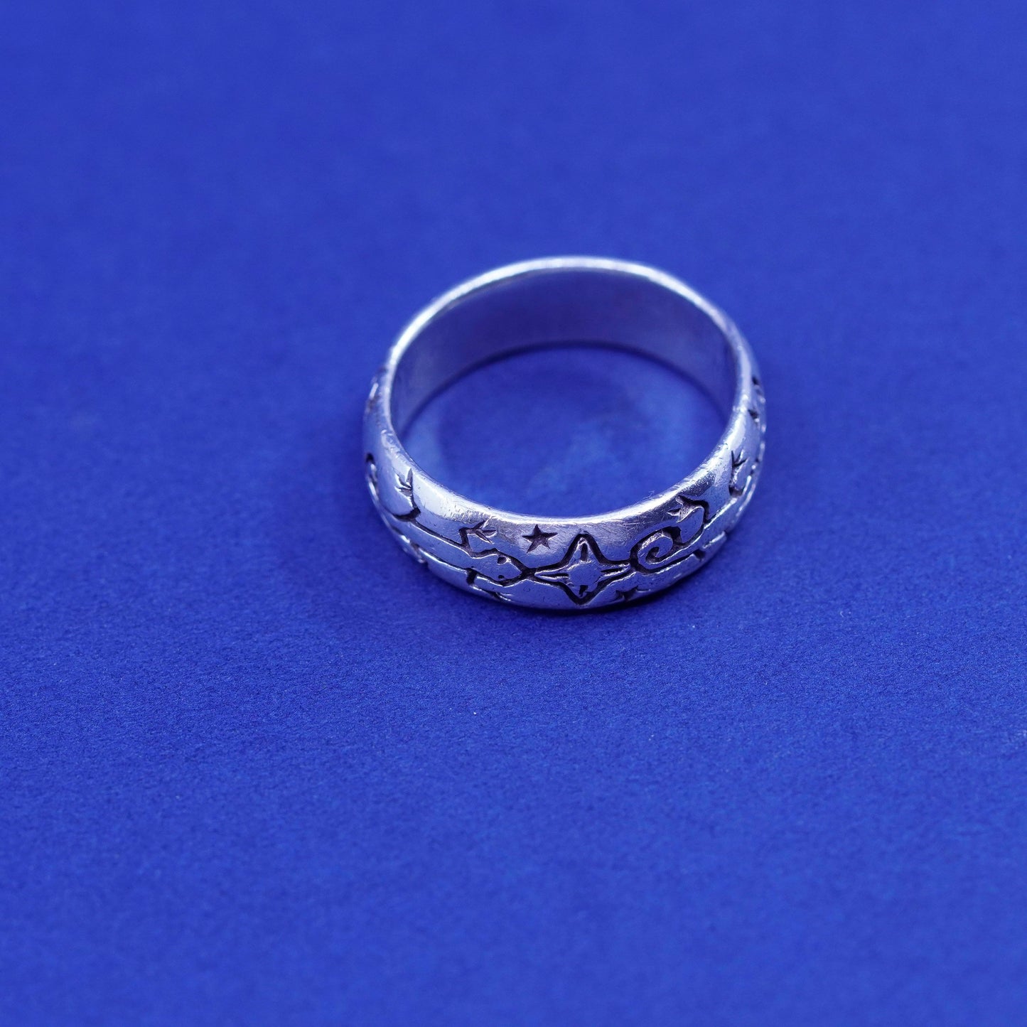Size 9, vintage sterling silver handmade ring, 925 wide band embossed lizard