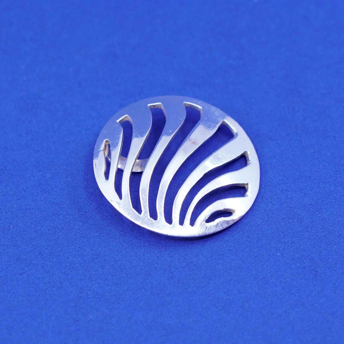 Vintage sterling silver handmade pendant, modern 925 wavy circle