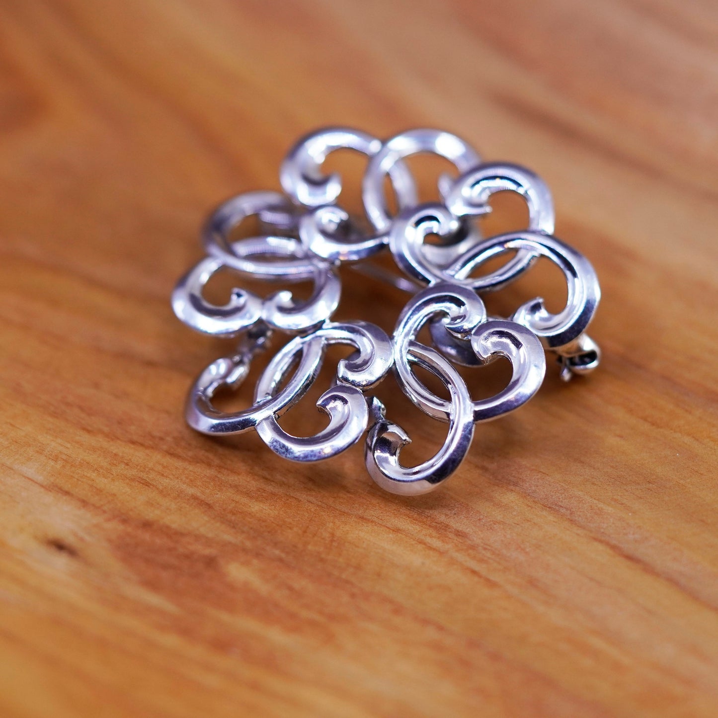 Vintage WRE Richards Jewelry Company sterling 925 silver swirly brooch