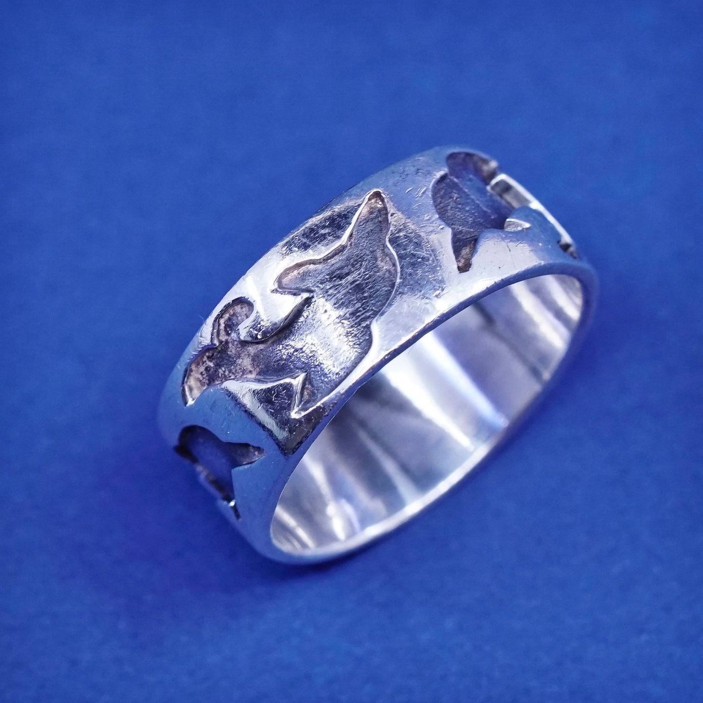Size 8.25, vtg sterling silver handmade ring, 925 band with dolphin embossed