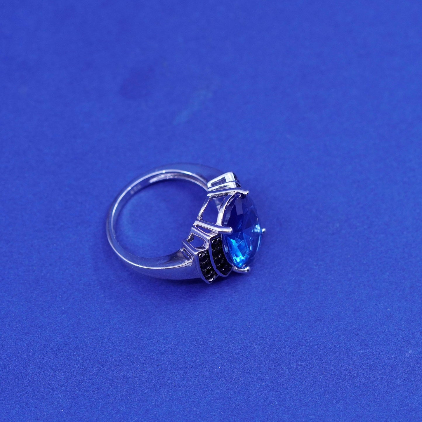 Size 6, vintage Sterling 925 silver handmade ring with topaz and sapphire