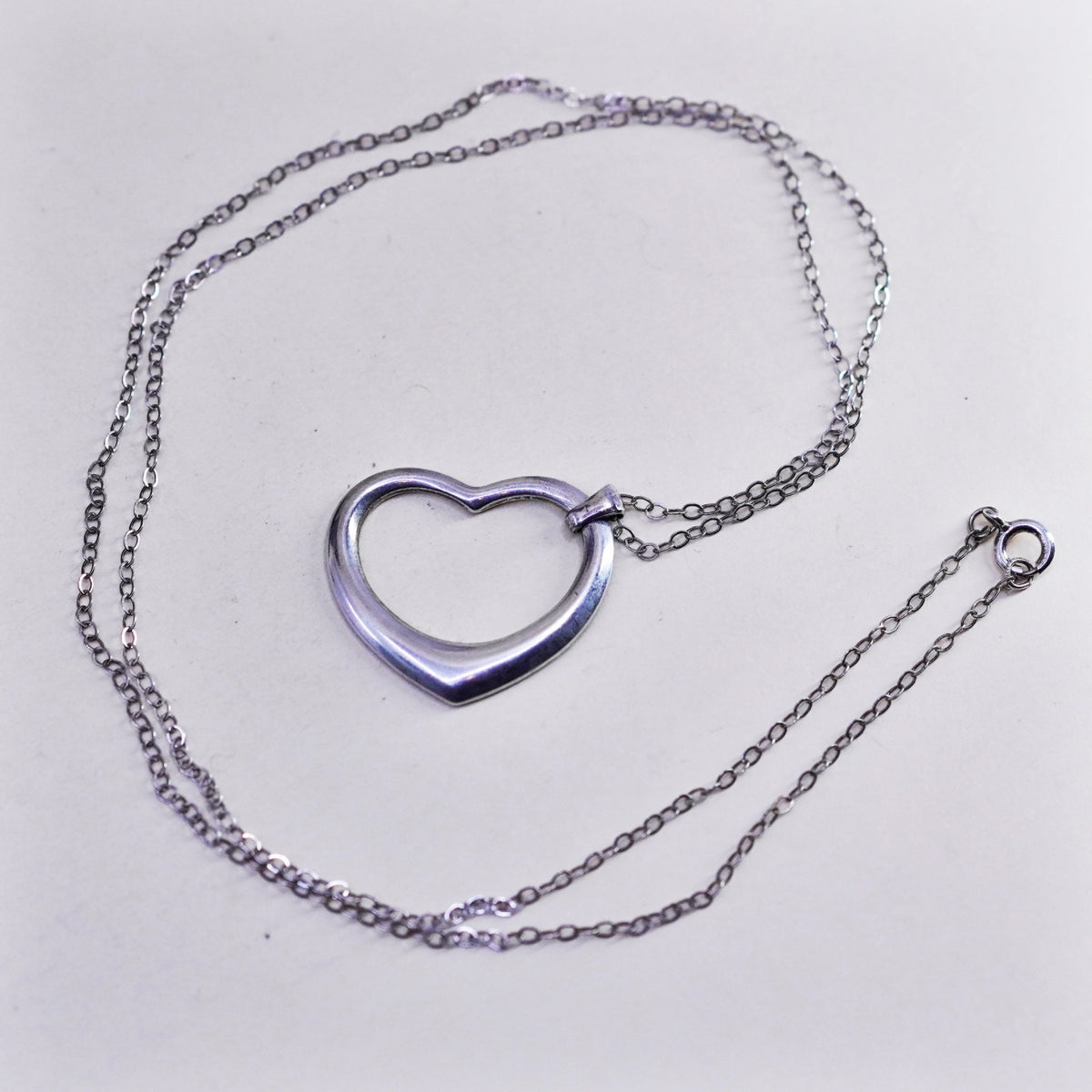22”, Vintage sterling silver circle chain with heart pendant